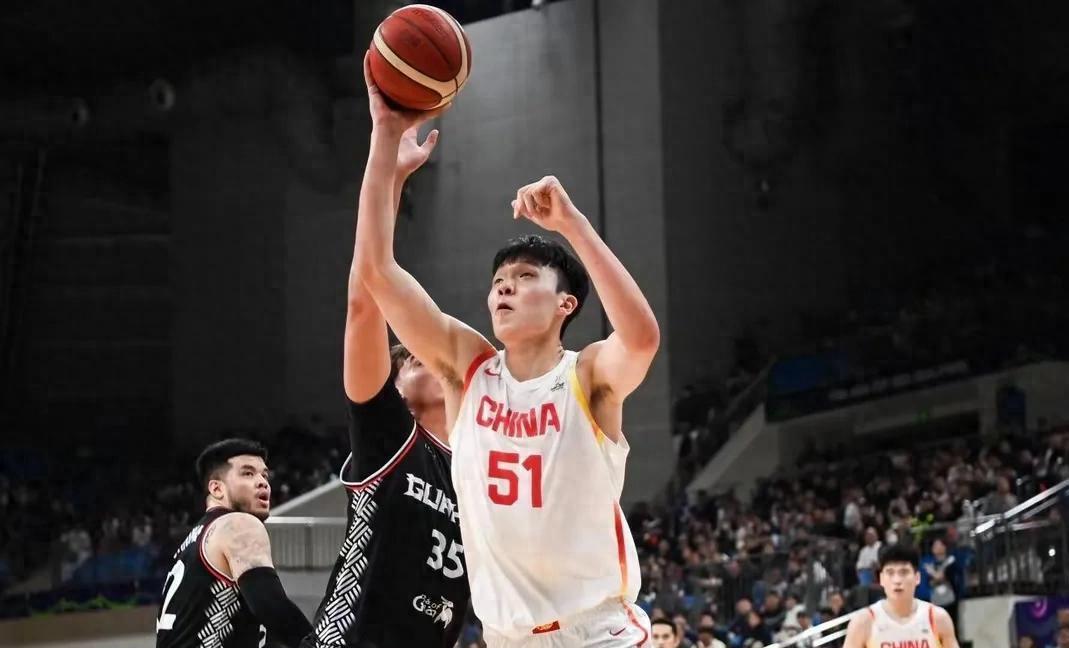 今夜摩纳哥官宣签约——德甲节点到来，质疑声仍在，球探报告显示潜力的简单介绍